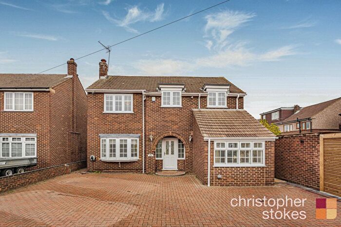 4 Bedroom Detached House For Sale In Edinburgh Crescent, Waltham Cross, Hertfordshire, EN8