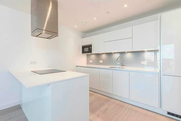 1 Bedroom Flat For Sale In Carriage House, City North Pl, N4