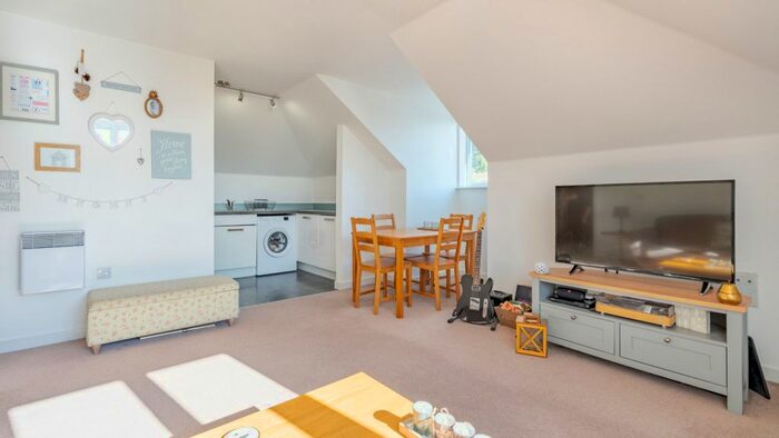 1 Bedroom Flat For Sale In Alisander Close, Snodland, ME6