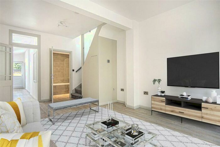 3 Bedroom Terraced House To Rent In Farrant Avenue, Wood Green, London, N22