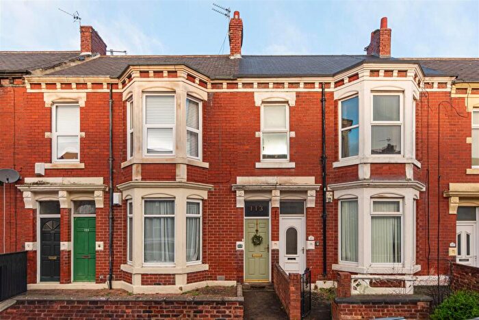 3 Bedroom Flat For Sale In Cartington Terrace, Heaton, Newcastle Upon Tyne, NE6