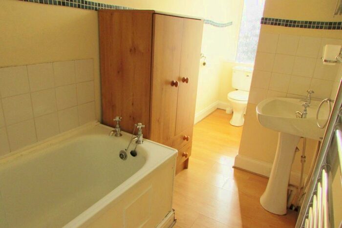 1 Bedroom Flat To Rent In Kelbourne Street, Glasgow, G20
