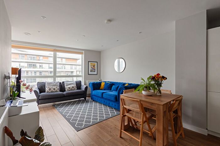 2 Bedroom Flat For Sale In Iverson Point, Harrison Walk Greenwich, SE10