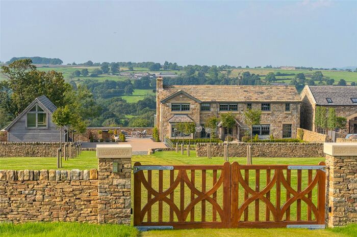 4 Bedroom Detached House For Sale In Skipton Road, Felliscliffe, Harrogate, North Yorkshire, HG3