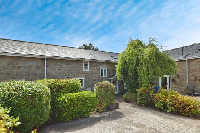 3 Bedroom Barn Conversion For Sale In Vron Farm, Wrexham, LL11