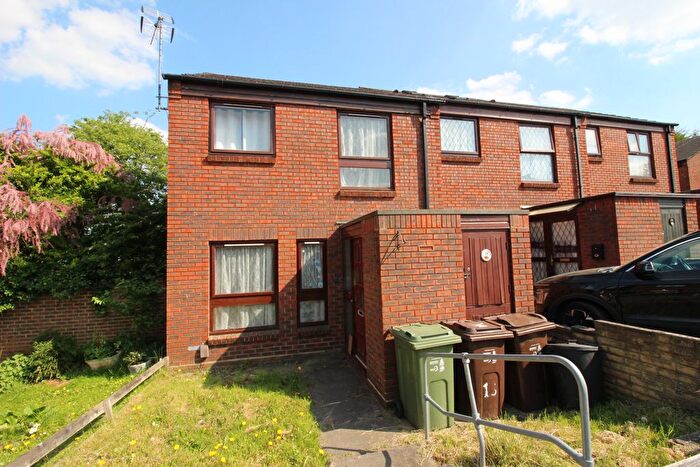 3 Bedroom End Of Terrace House To Rent In Dorking Close, Worcester Park, KT4