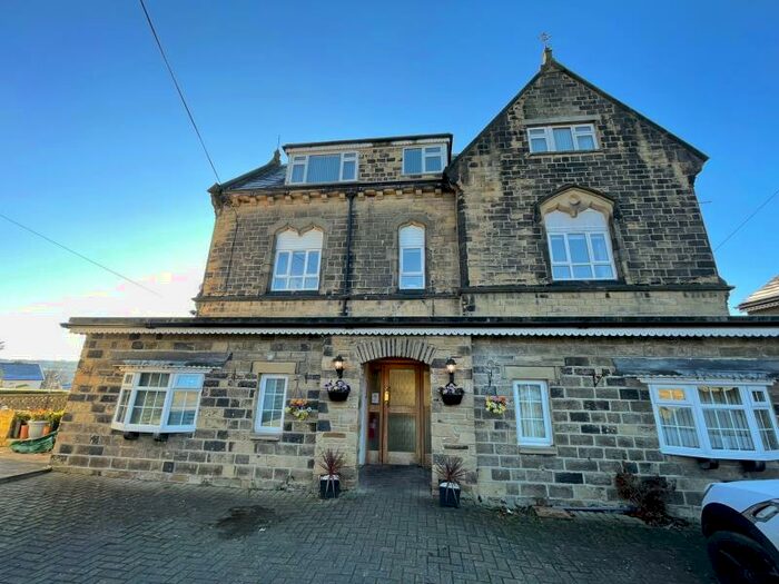 2 Bedroom Apartment To Rent In Priory Court, Priestthorpe Lane, Bingley, West Yorkshire, BD16