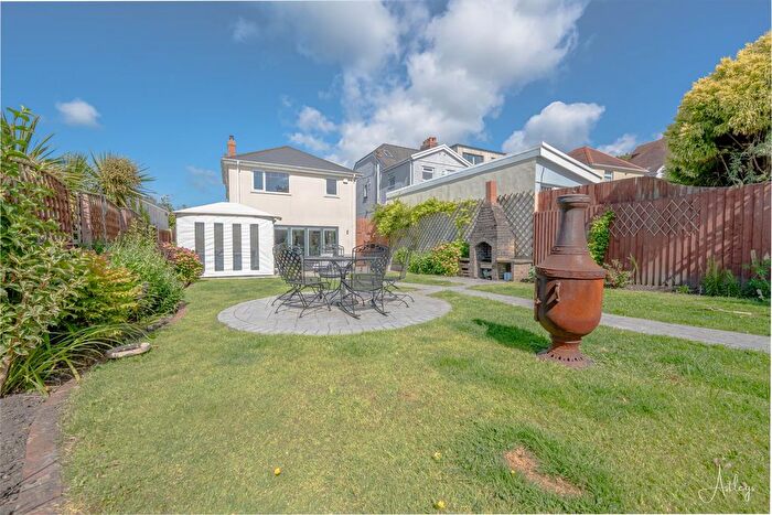 3 Bedroom Detached House For Sale In Llynfa Road, Penclawdd, Swansea, SA4