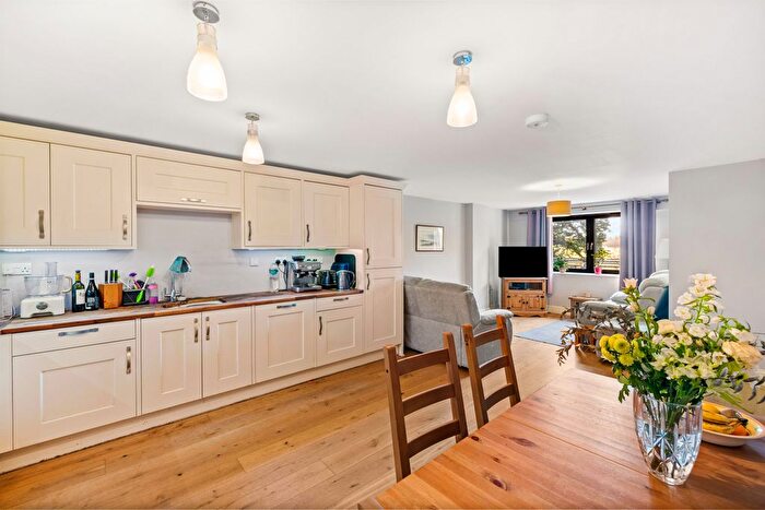 3 Bedroom Mews For Sale In Ref: Gk - Wonham Lane, Betchworth, RH3