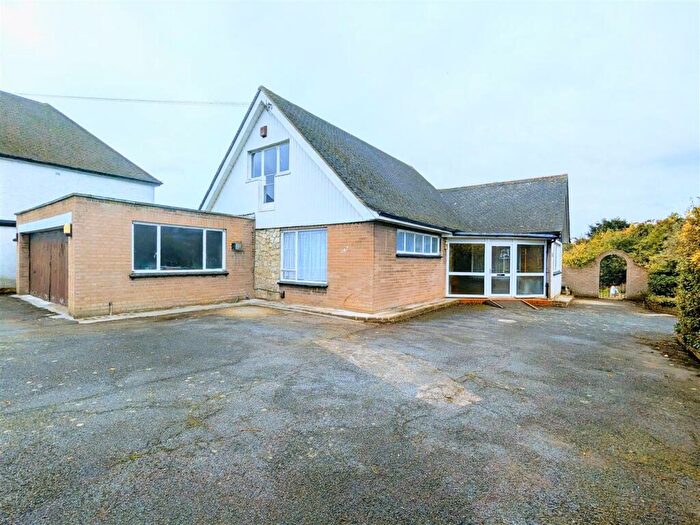 4 Bedroom Detached Bungalow To Rent In Singlewell Road, Gravesend, DA11