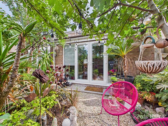 3 Bedroom Terraced House For Sale In Acacia Drive, Hull, East Yorkshire, HU8