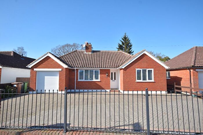 3 Bedroom Bungalow For Sale In Horley, Surrey, RH6