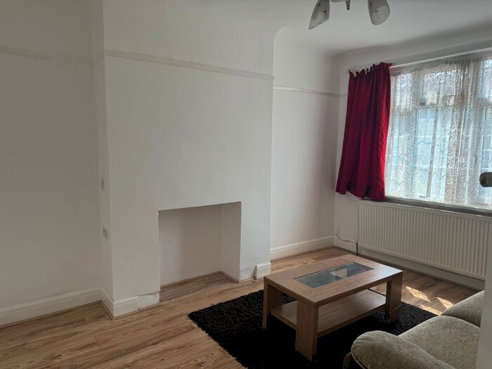 3 Bedroom Semi-Detached House To Rent In Ventnor Avenue, Stanmore, HA7