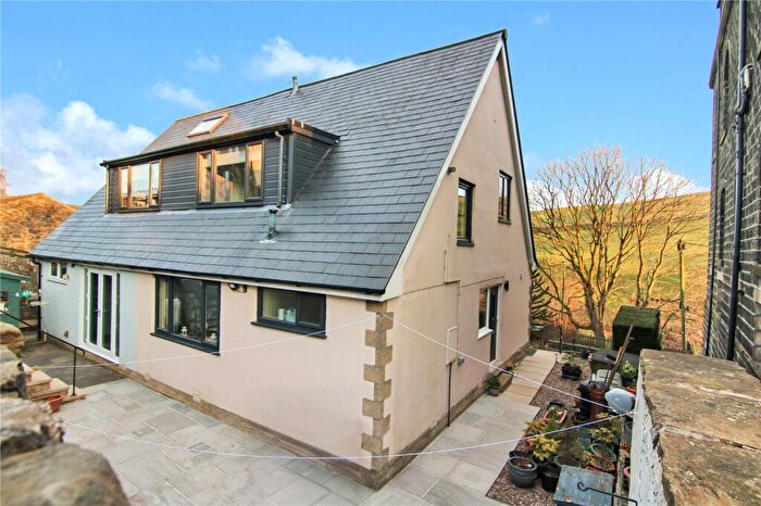 3 Bedroom Semi-Detached House For Sale In Ickornshaw, Cowling, BD22