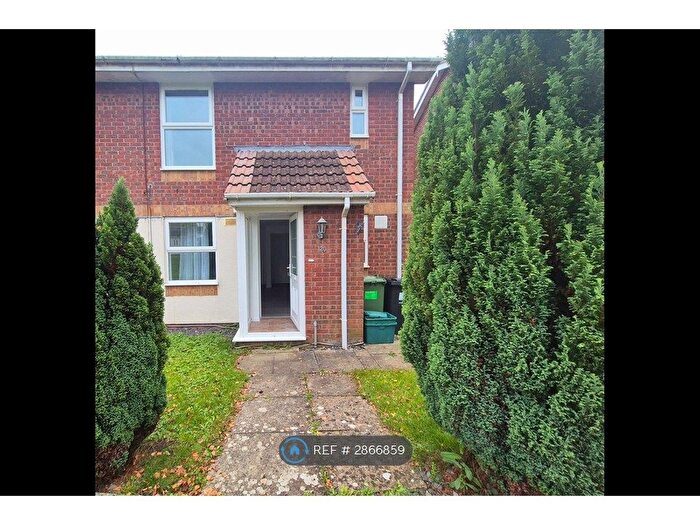 1 Bedroom Flat To Rent In Courtlands, Bradley Stoke, BS32