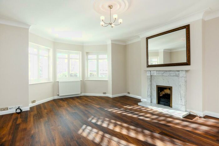 3 Bedroom Apartment To Rent In St. Marks Hill Surbiton, KT6