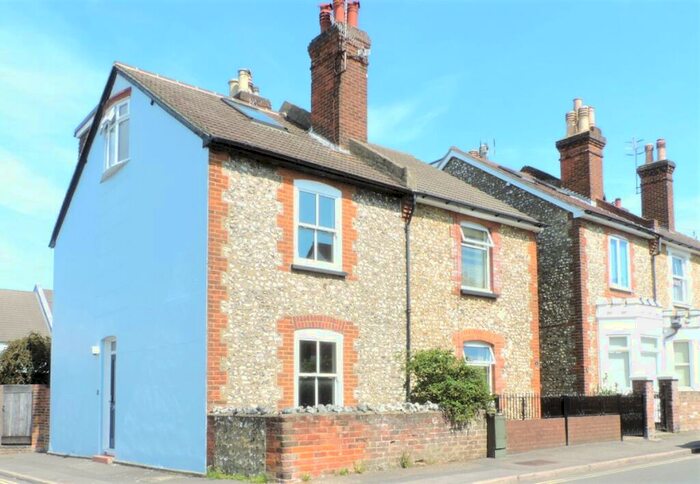 4 Bedroom Semi-Detached House To Rent In Park Road, Guildford, GU1