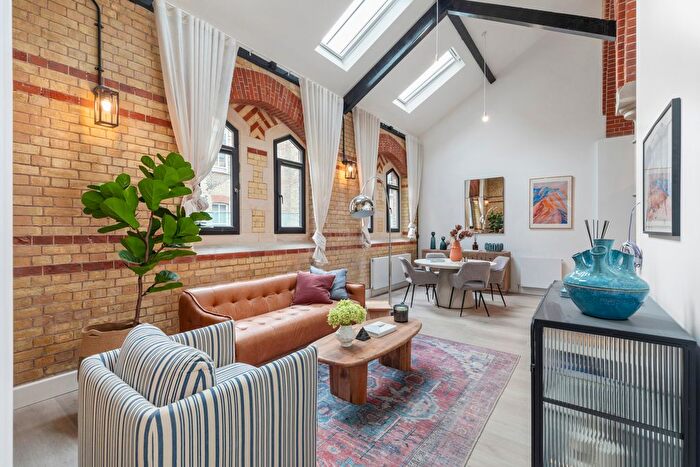 3 Bedroom Flat For Sale In Mallard Road, Abbots Langley, WD5