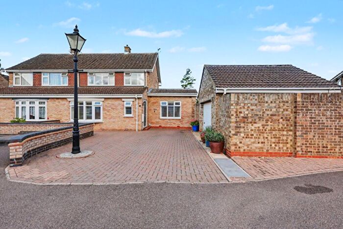 4 Bedroom Semi-Detached House For Sale In Saxon Avenue, Stotfold, Hitchin, SG5
