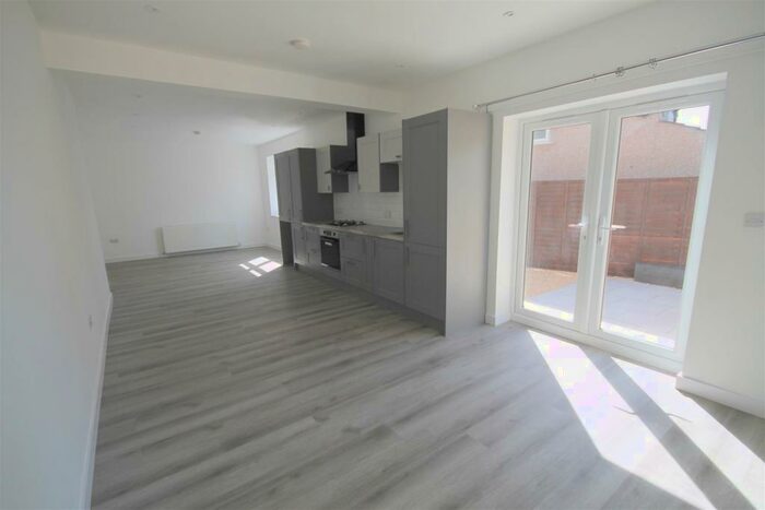 1 Bedroom Flat To Rent In Kingsway Avenue, Kingswood, Bristol, BS15