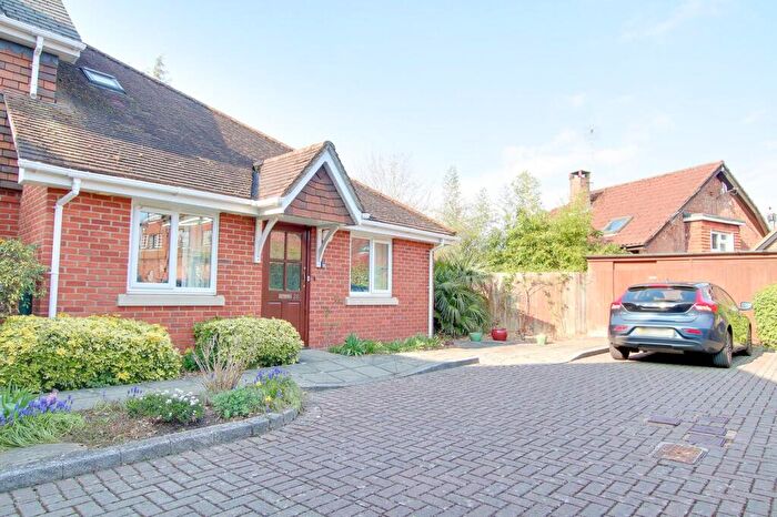 3 Bedroom Bungalow For Sale In Brookley Road, Brockenhurst, SO42