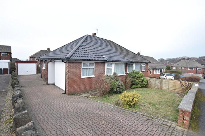2 Bedroom Bungalow To Rent In Grove Farm Croft, Leeds, West Yorkshire, LS16