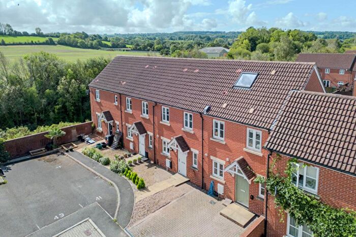 3 Bedroom Terraced House For Sale In Blackcurrant Drive, Long Ashton, BS41