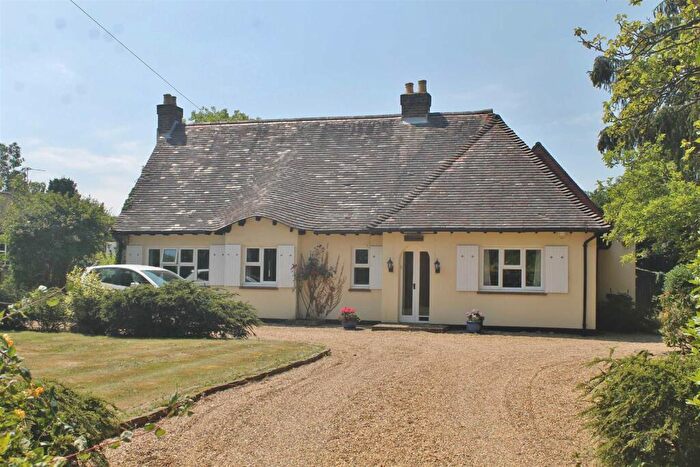5 Bedroom Detached Bungalow For Sale In Whitehill Road, Meopham, DA13
