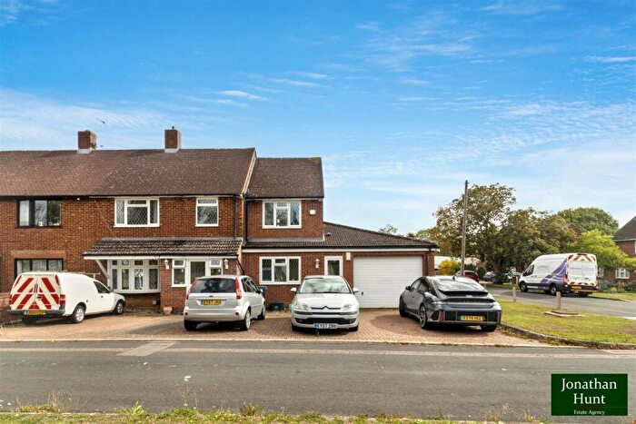 4 Bedroom Semi-Detached House For Sale In Thaxted Way, Waltham Abbey, EN9