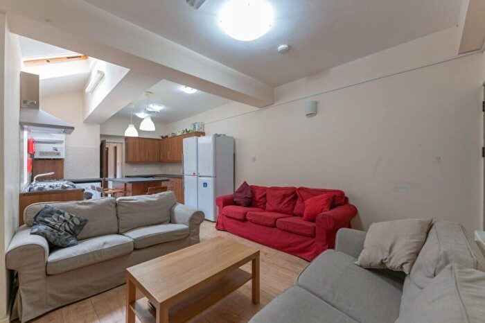 7 Bedroom Terraced House To Rent In Tiverton Road, Selly Oak, Birmingham, B29