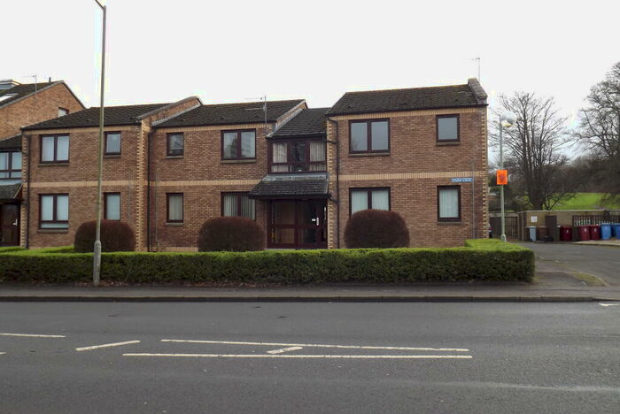 2 Bedroom Flat To Rent In Park View, Main Street, Brightons, FK2