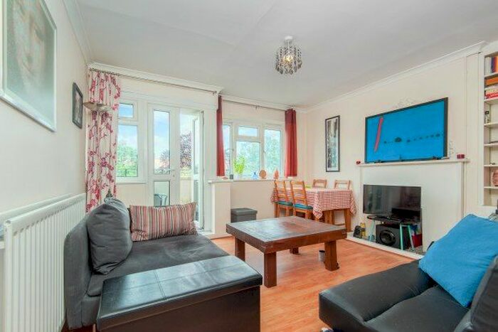 1 Bedroom Flat To Rent In Chobham Gardens, London, SW19