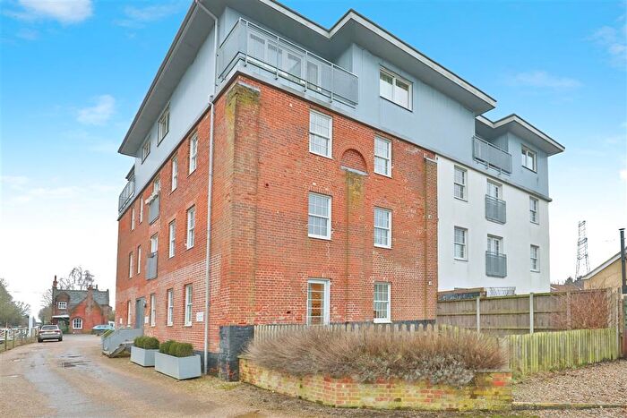 2 Bedroom Flat To Rent In Station Road, Yaxham, Dereham, NR19