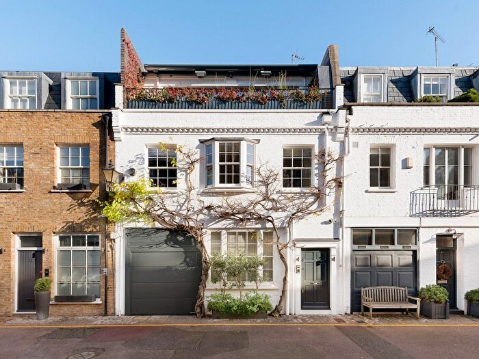 3 Bedroom Mews To Rent In Clabon Mews, London, SW1X