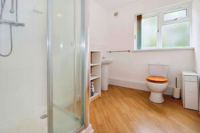 5 Bedroom House For Sale In Bush Avenue, Little Stoke, Bristol, Gloucestershire, BS34