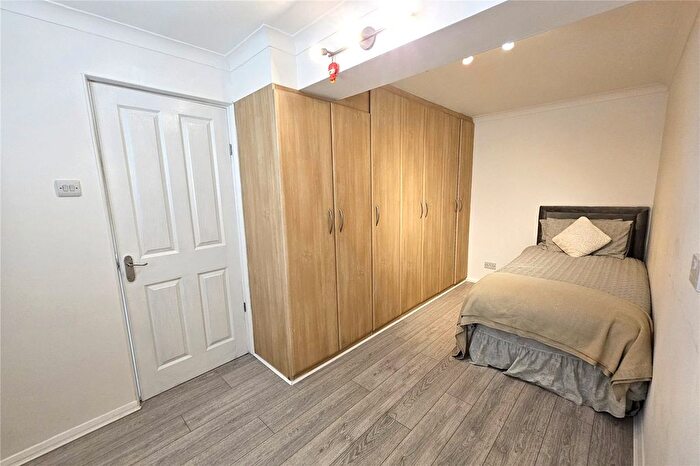 5 Bedroom Semi-Detached House For Sale In Beaulieu Gardens, Blackwater, Camberley, Hampshire, GU17