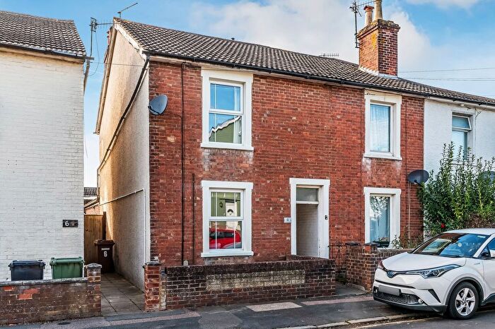 3 Bedroom End Of Terrace House For Sale In Charles Street, Tunbridge Wells, TN4