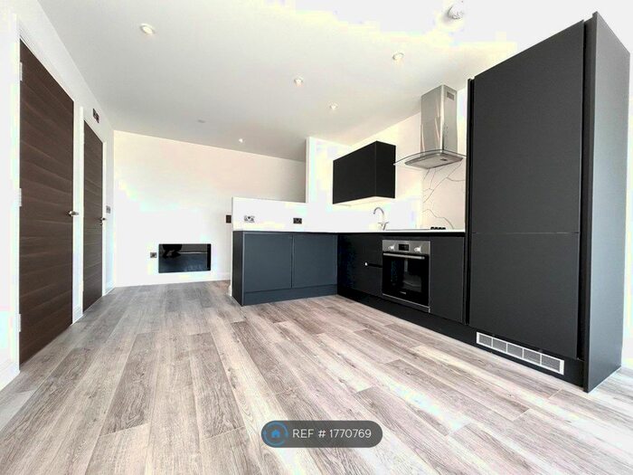 2 Bedroom Flat To Rent In Swan Courtyard, Birmingham, B26