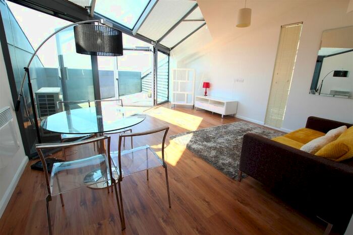2 Bedroom Flat To Rent In Mann Island, City Centre, Liverpool, L3