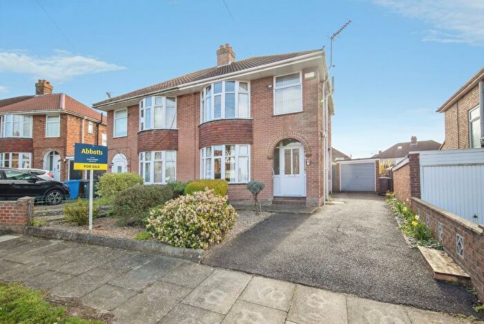 3 Bedroom Semi Detached House For Sale In Chelsea Close, Ipswich, Suffolk, IP1