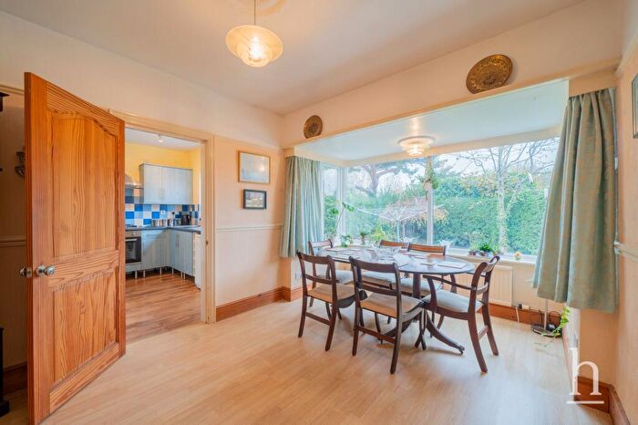 2 Bedroom Bungalow For Sale In Hawthorn Drive, West Kirby, CH48