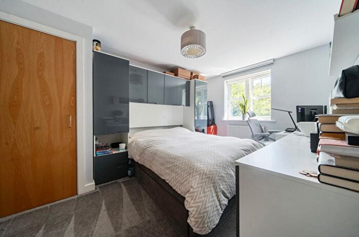 2 Bedroom Flat To Rent In Bassett Wood Road, Bassett, Southampton, Hampshire, SO16