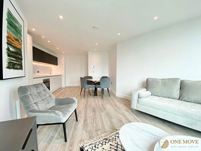 1 Bedroom Flat To Rent In Thr, Manchester, M15
