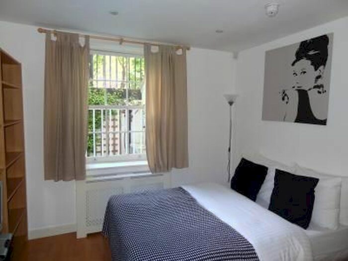Studio To Rent In Cartwright Gardens, Bloomsbury, London, WC1H