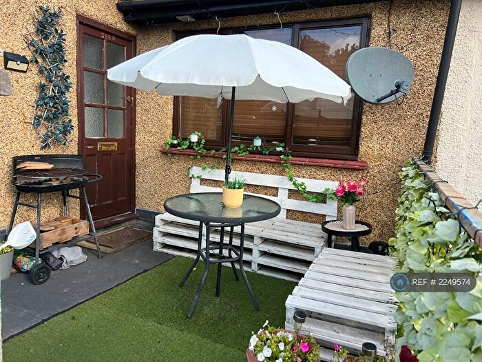 2 Bedroom Maisonette To Rent In Ewell Road, Surbiton, KT6