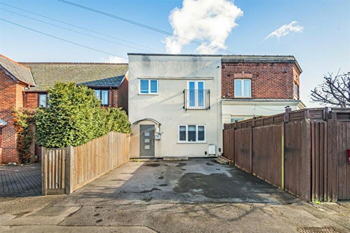 1 Bedroom Apartment For Sale In Kidmore Road, Caversham, Reading, RG4