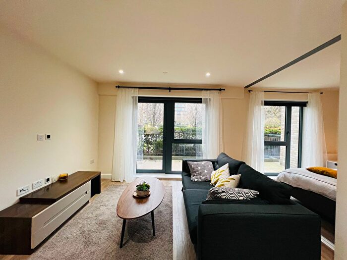 1 Bedroom Flat To Rent In Beaufort Square, Edgware, NW9