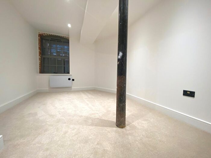 2 Bedroom Apartment To Rent In Dunster Street, Northampton, NN1