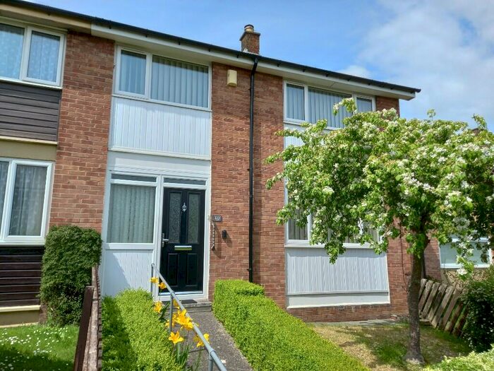 3 Bedroom Terraced House For Sale In Bangor, Gwynedd, LL57