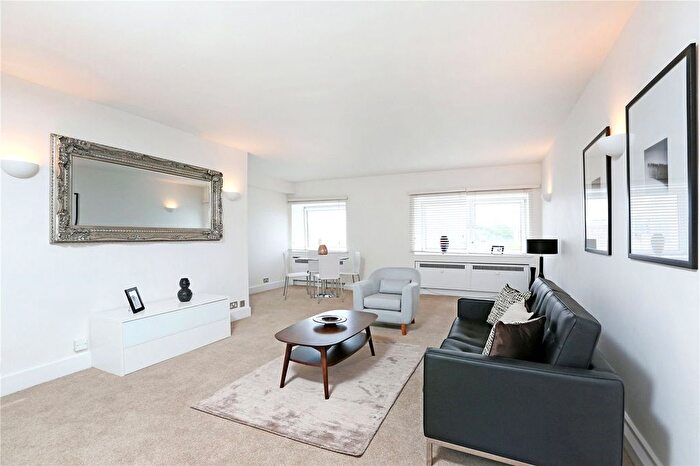 1 Bedroom Flat To Rent In St James's Square, Pall Mall, SW1Y